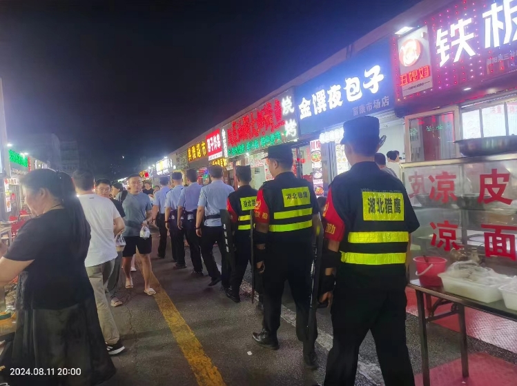 面對不同的工作環(huán)境和需求，保安工作人員該如何應(yīng)對？